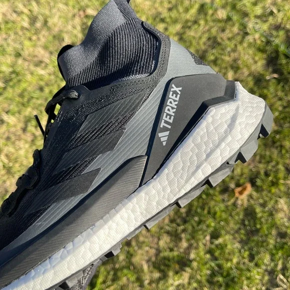 Size 10.5 Men’s Adidas Terrex Hiker Boost New - Picture 2 of 8